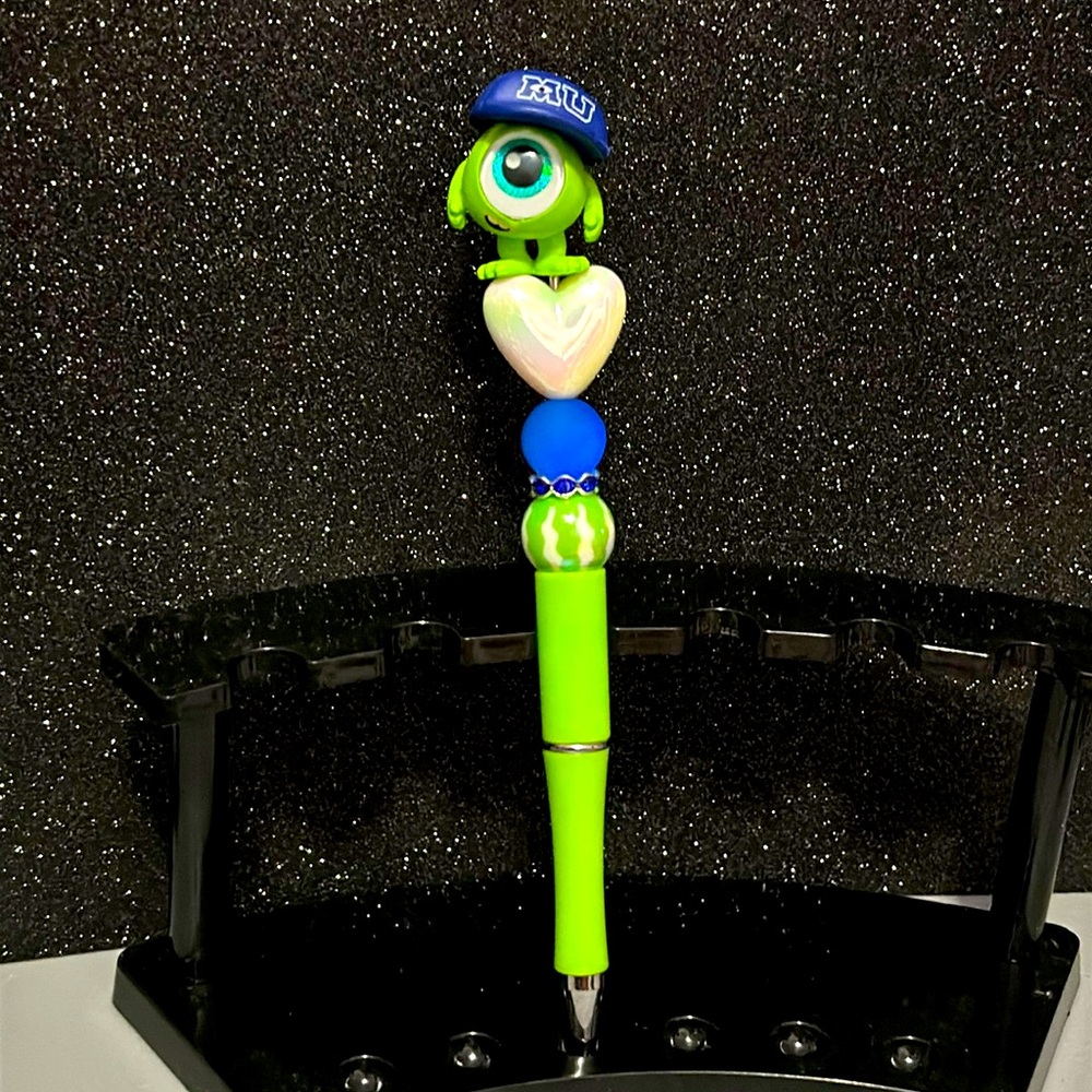 Hand Crafted Beaded pen with Disney Doorable Topper Young Mike